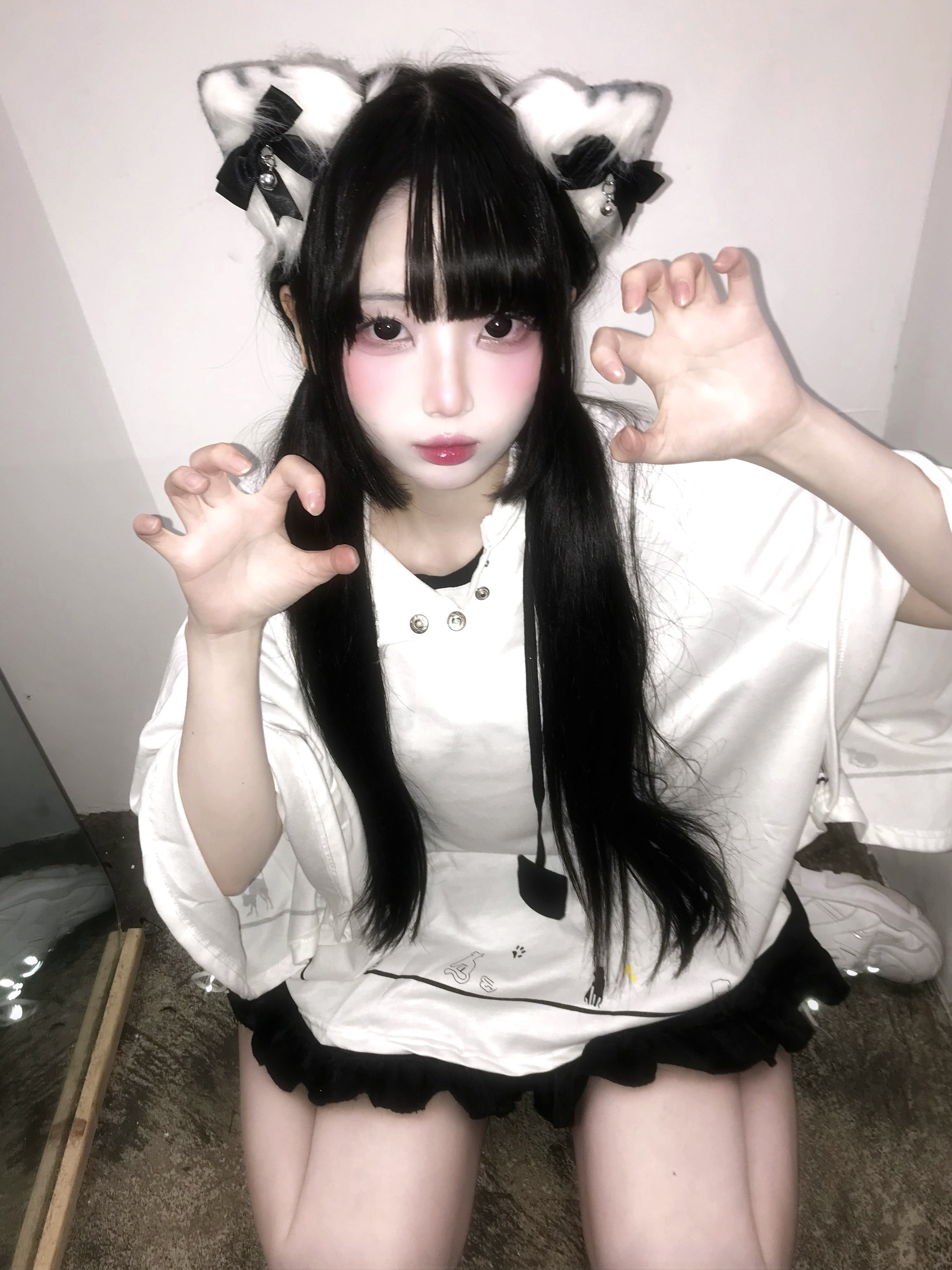 Neko rule the world